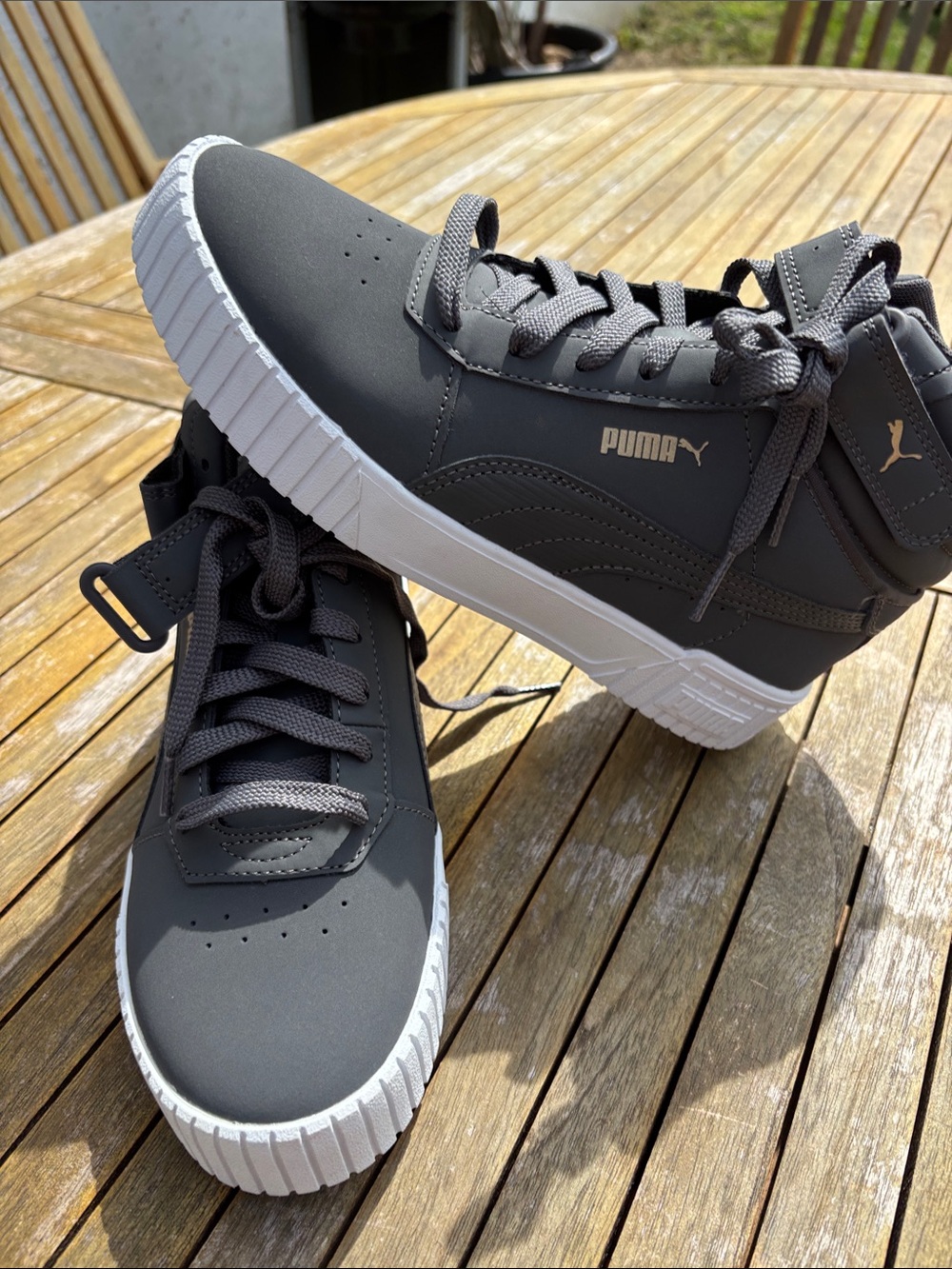 Puma unisex Mid-Top Sneakers in Charcoal Gray and White